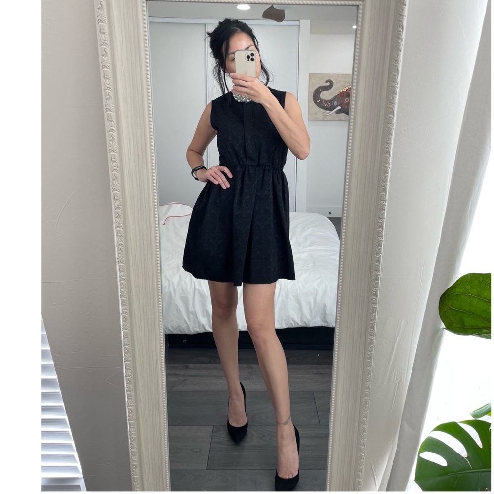 Pearl neckline jacquard mini dress